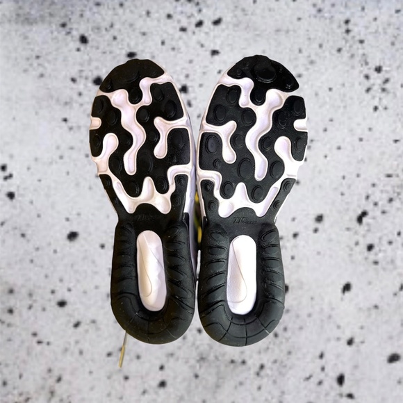 Nike Air Max 270 React Athletic Shoes Womens 7/Youth 6Y - Picture 3 of 8